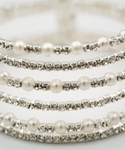 Bratara cu perle si strasuri