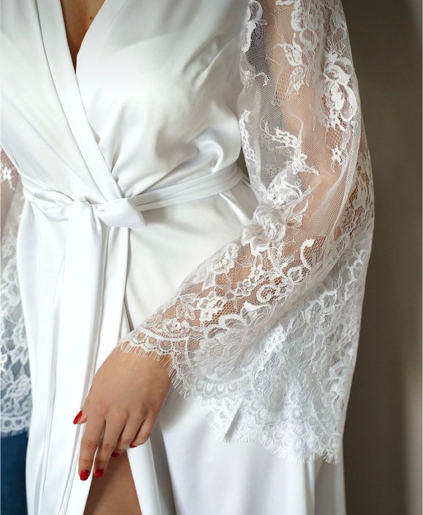 Halat lung mireasa cu dantela