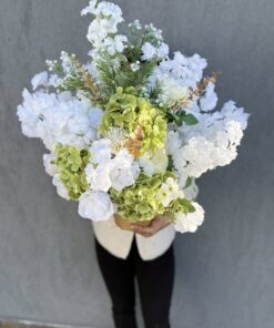 Aranjament floral in vas de ceramica