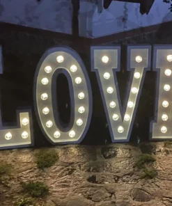 Litere volumetrice LOVE