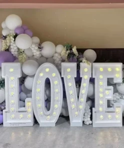 Alternative view of Litere volumetrice LOVE